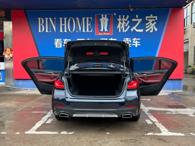BMW 5 Series — Фото автомобиля 9