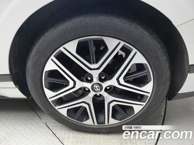 Hyundai Grandeur Grandeur (GN7) 2.5 Бензин 2WD — Фото автомобиля 21