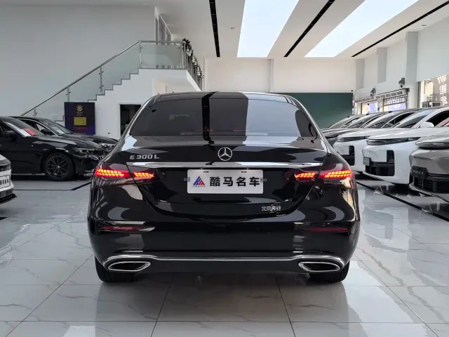 Mercedes-Benz E-Class — Фото автомобиля 14