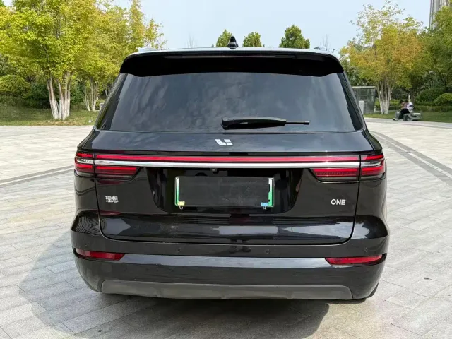 Li Auto ONE — Фото автомобиля 5