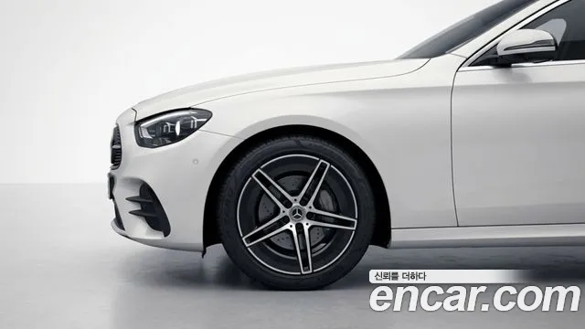 Mercedes-Benz E-Class — Фото автомобиля 2