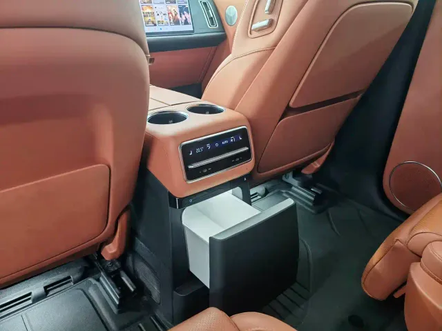 Li Auto L9 — Фото автомобиля 7