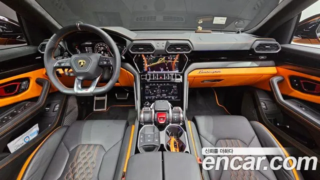 Lamborghini Urus — Фото автомобиля 7