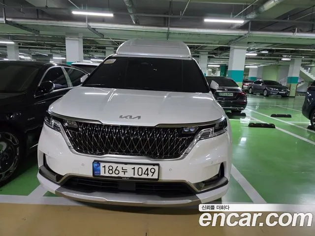 Kia Carnival Generation 4 — Фото автомобиля 3