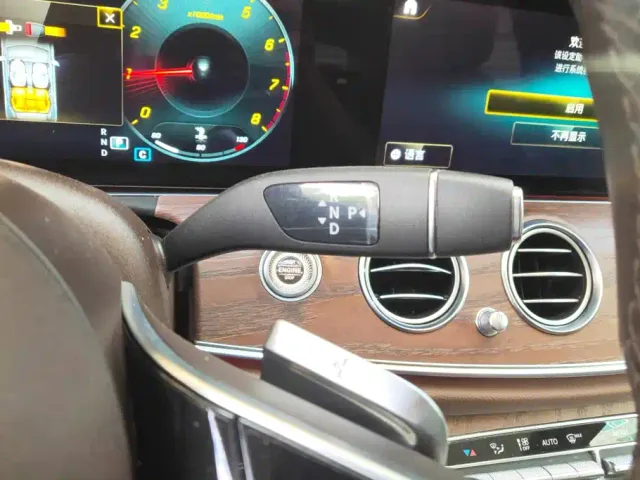 Mercedes-Benz E-Class — Фото автомобиля 16