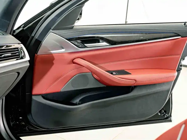 BMW 5 Series — Фото автомобиля 15