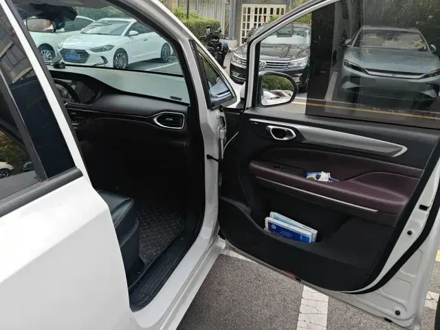 GAC Trumpchi M6 — Фото автомобиля 17