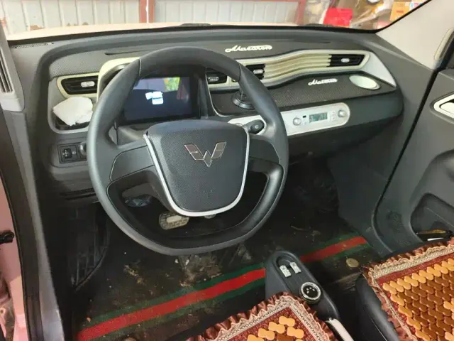 Wuling Hongguang Mini EV — Фото автомобиля 11