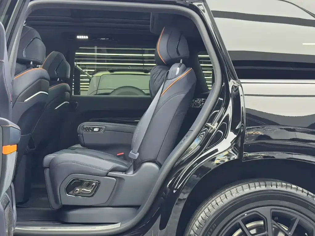 ZEEKR Zeekr 9X 2025 Model Gloss Black Edition — Фото автомобиля 9