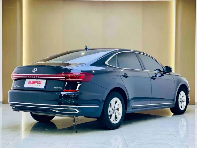 Volkswagen Passat — Фото автомобиля 3