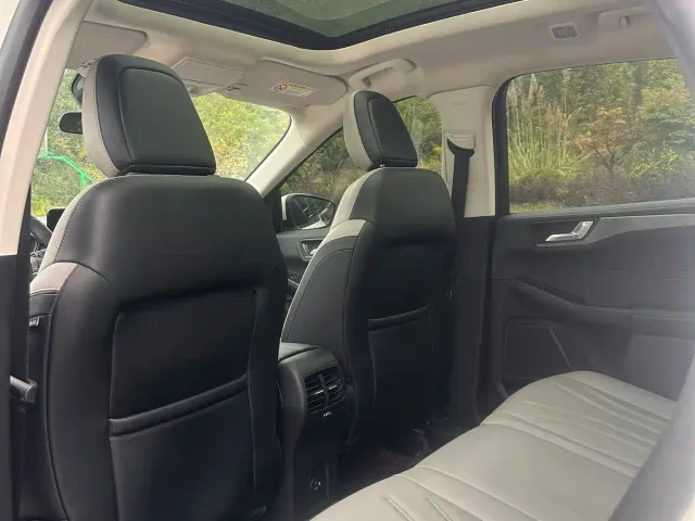 Ford Escape — Фото автомобиля 8