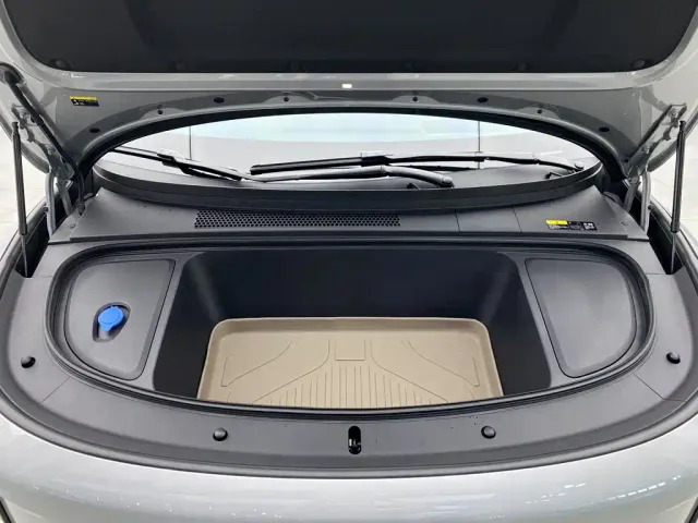 Li Auto i6 — Фото автомобиля 9