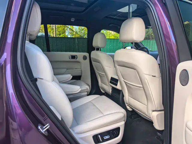 Li Auto L8 — Фото автомобиля 5