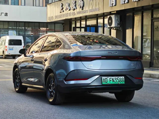 BYD Qin PLUS — Фото автомобиля 7