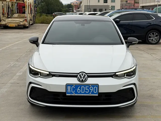 Volkswagen Golf — Фото автомобиля 2