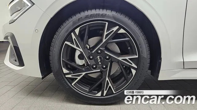 Kia K5 Generation 3 — Фото автомобиля 4