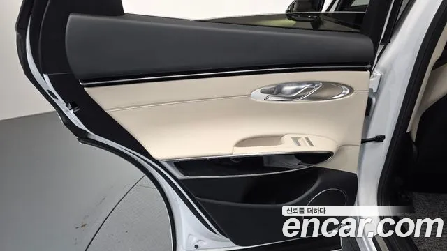 Genesis GV70 — Фото автомобиля 14
