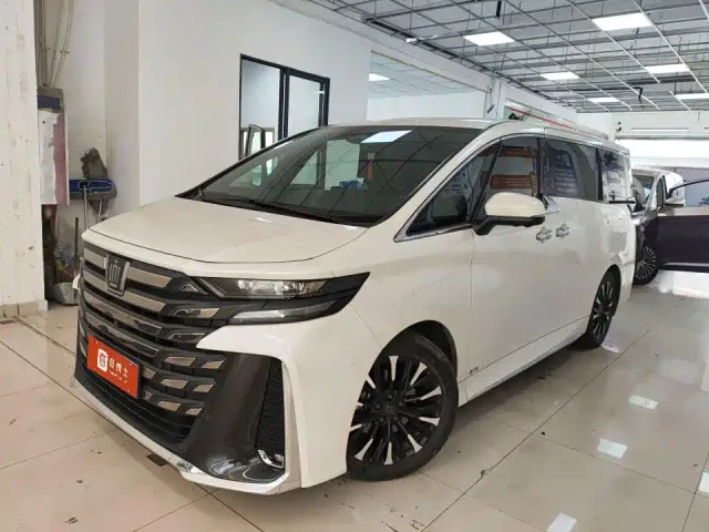 Фотография автомобиля — Toyota Vellfire