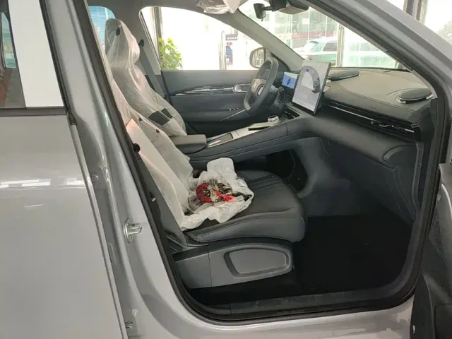 Geely Galaxy E5 — Фото автомобиля 24