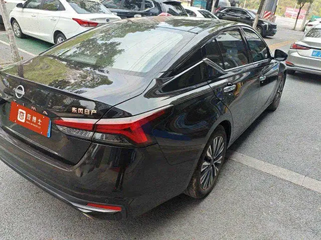 Nissan Teana — Фото автомобиля 2