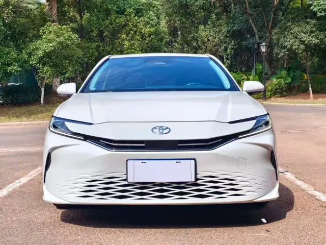 Toyota Camry — Фото автомобиля 2