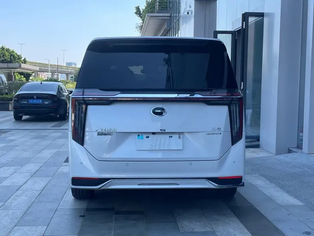 GAC Trumpchi M8 — Фото автомобиля 23