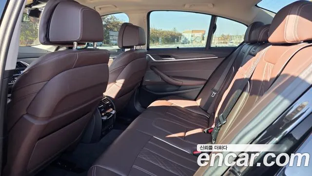 BMW 5-Series 5 серия (G30) 530i xDrive Luxury — Фото автомобиля 11