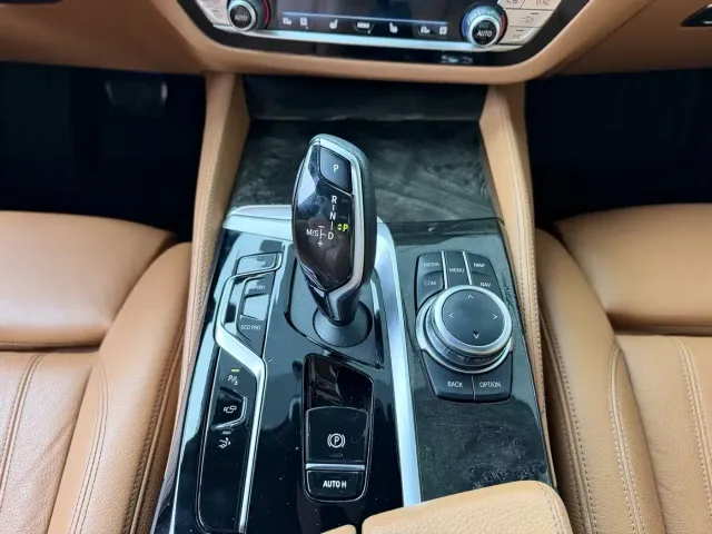 BMW 6 Series Gran Turismo — Фото автомобиля 12