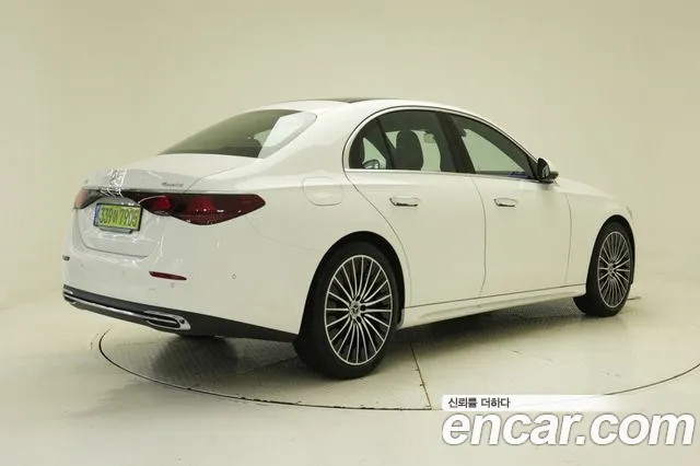 Mercedes-Benz E-Class — Фото автомобиля 2