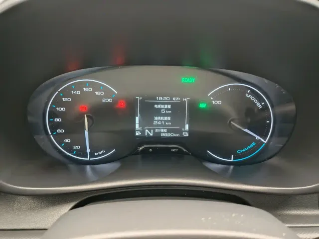 Wuling Hongguang — Фото автомобиля 10