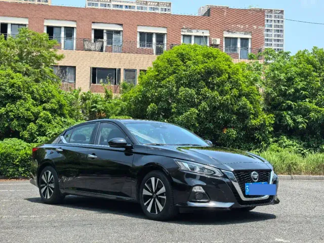 Nissan Teana — Фото автомобиля 3