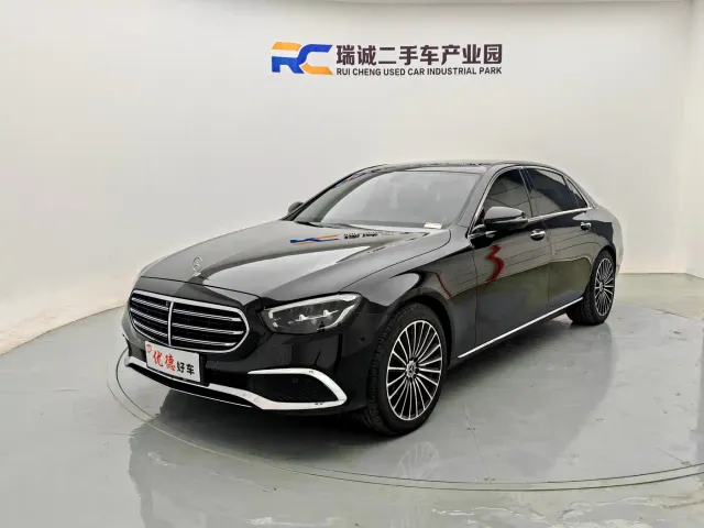 Фотография автомобиля — Mercedes-Benz E-Class