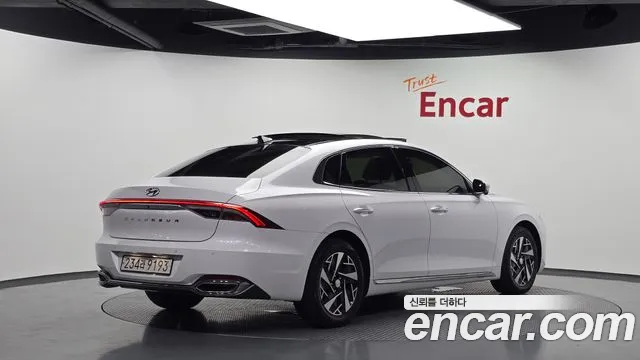 Hyundai Grandeur Grandeur (New) Hybrid — Фото автомобиля 2