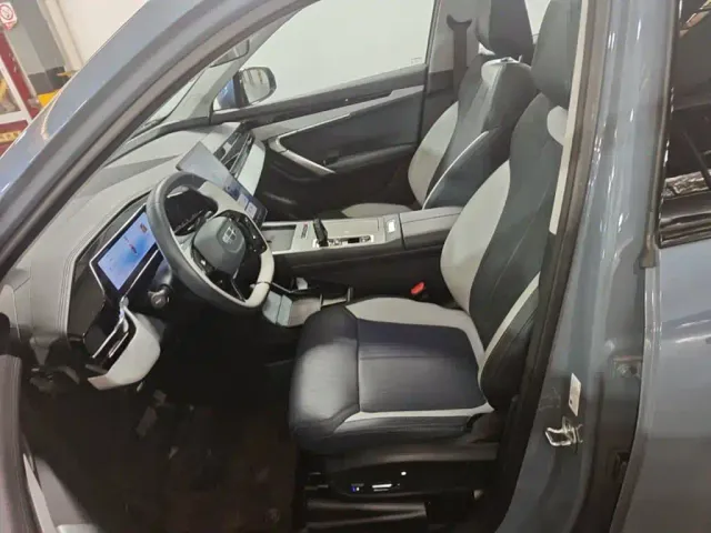 Geely Boyue L — Фото автомобиля 14