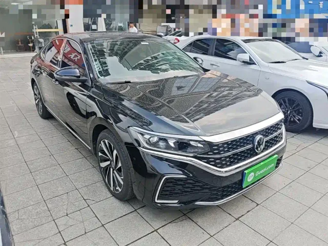 Volkswagen Passat — Фото автомобиля 3