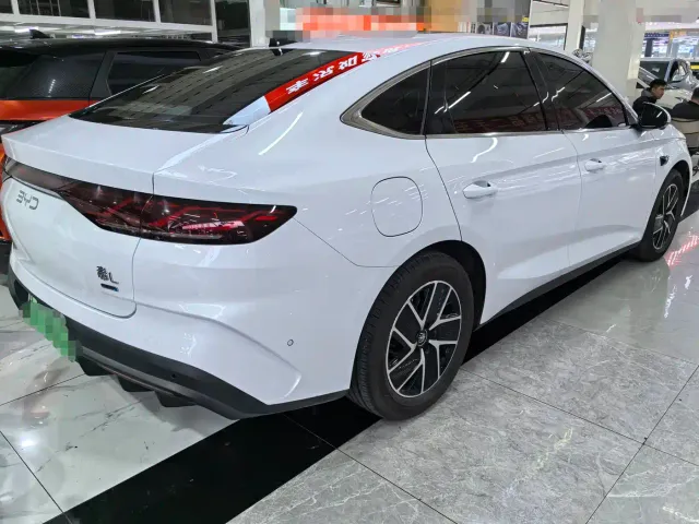 BYD Qin L — Фото автомобиля 6