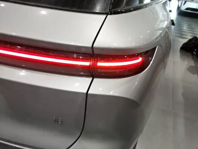 Li Auto i6 — Фото автомобиля 7