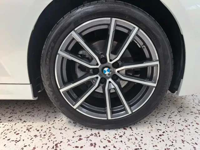 BMW 3 Series — Фото автомобиля 25