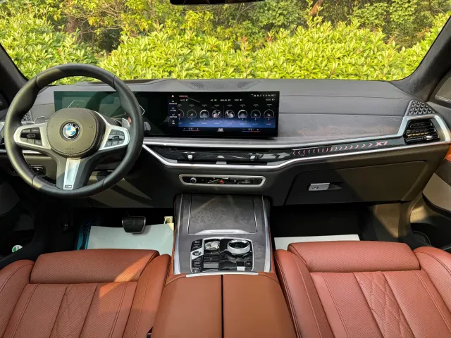 BMW X7 — Фото автомобиля 7