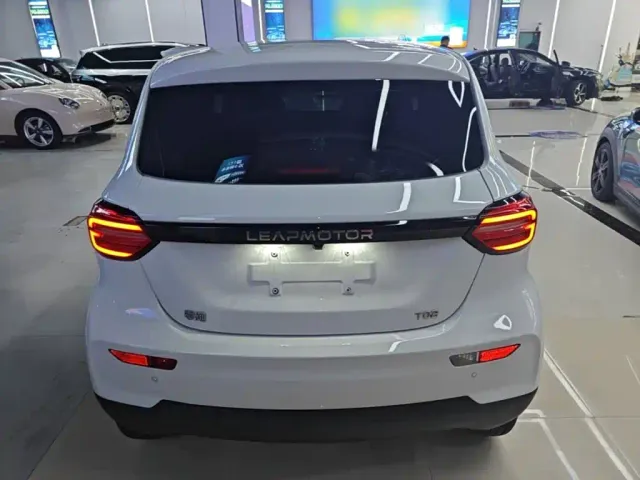 Leapmotor T03 — Фото автомобиля 5