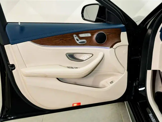 Mercedes-Benz E-Class — Фото автомобиля 16