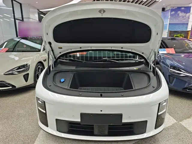 Li Auto i6 — Фото автомобиля 19