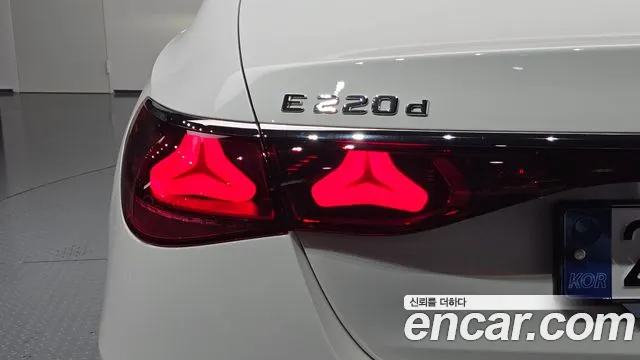 Mercedes-Benz E-Class W214 — Фото автомобиля 8