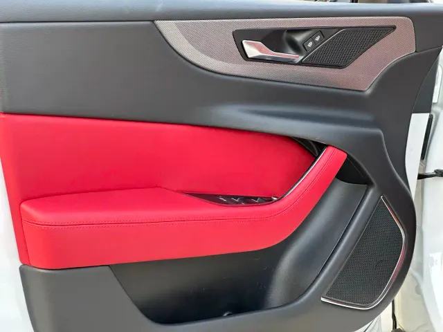 Jaguar XEL — Фото автомобиля 13