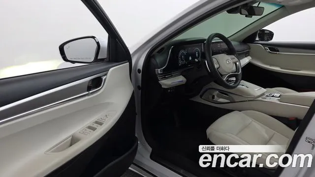 Hyundai Grandeur New — Фото автомобиля 10