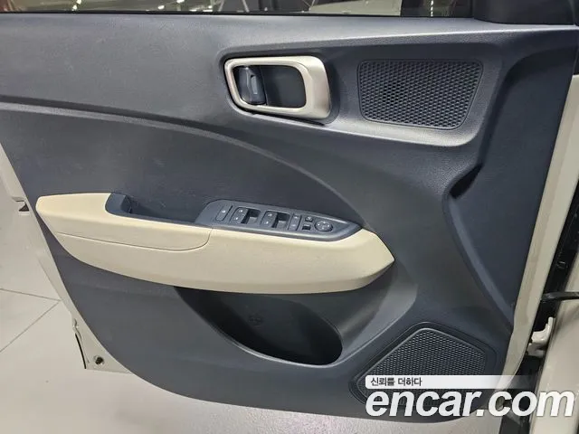 Hyundai Venue — Фото автомобиля 20