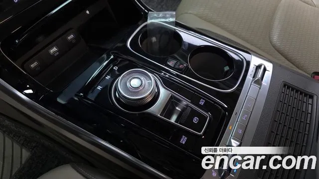 Kia Carnival Generation 4 — Фото автомобиля 11