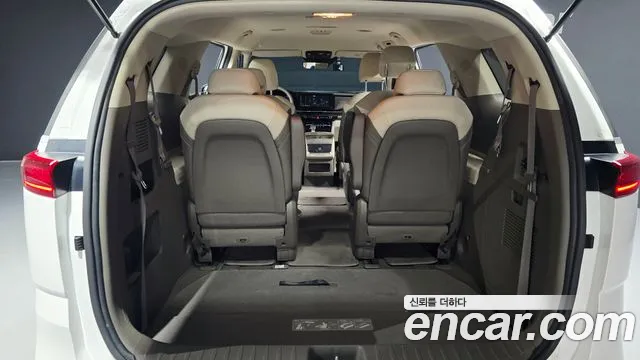 Kia Carnival Generation 4 — Фото автомобиля 20
