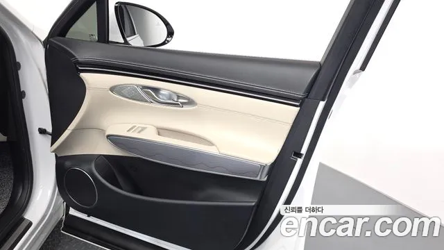 Genesis GV70 — Фото автомобиля 13