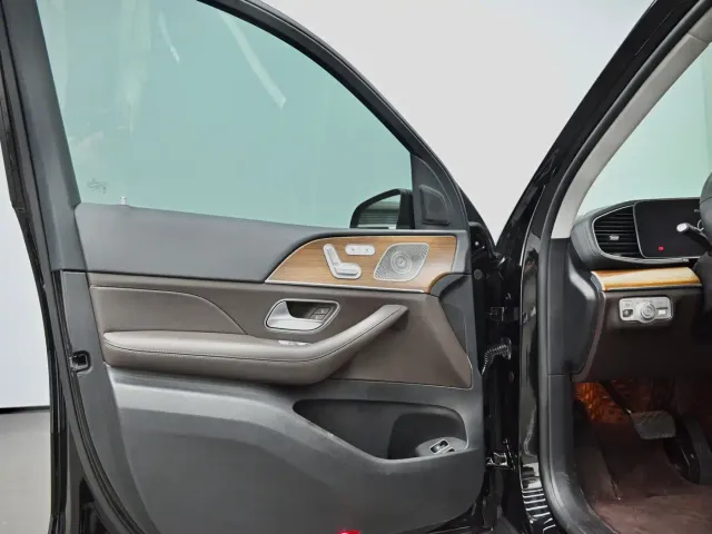 Mercedes-Benz GLE-Class — Фото автомобиля 19